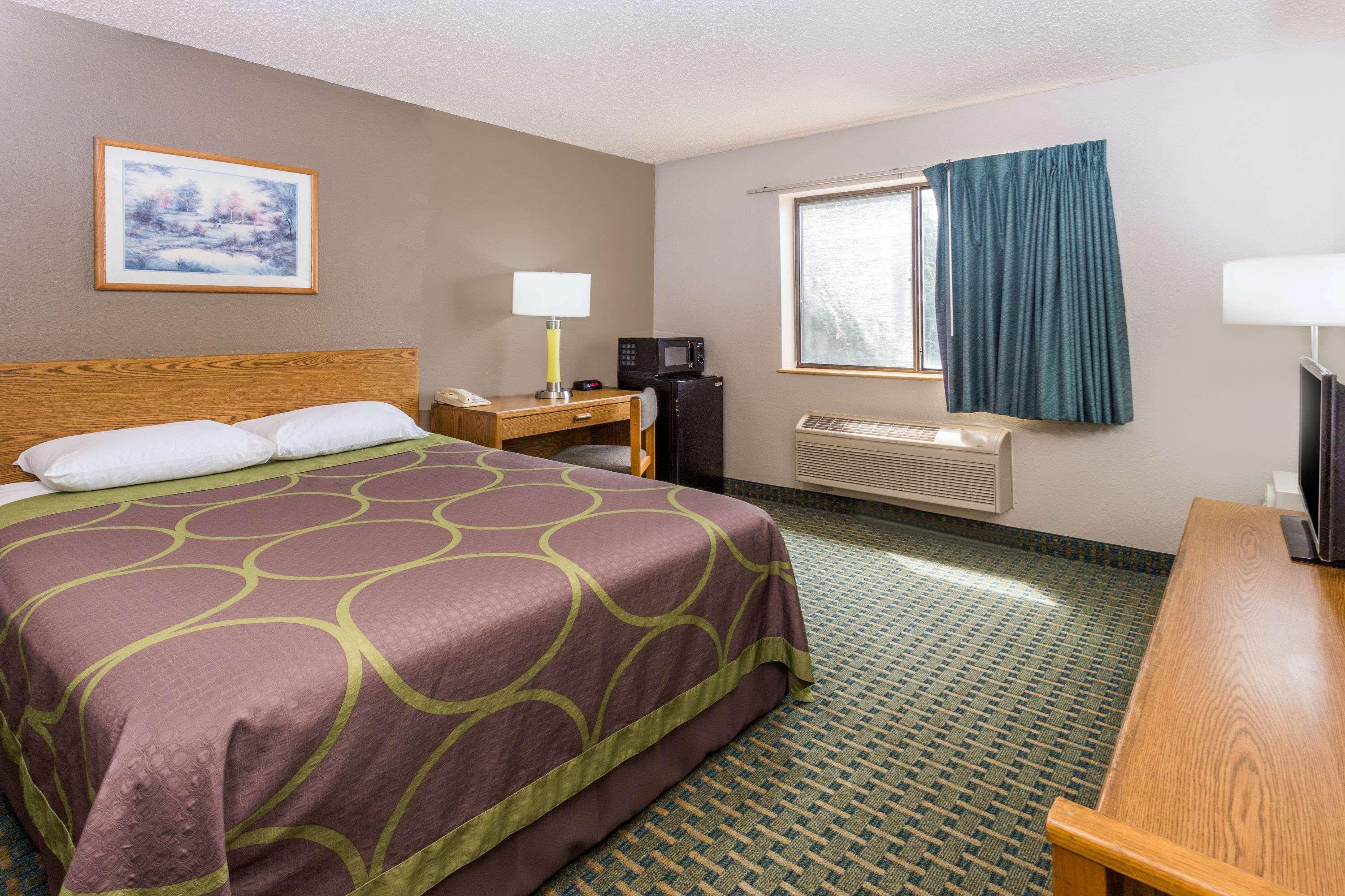 Готель Super 8 By Wyndham St. Charles Сент-Чарлз Екстер'єр фото