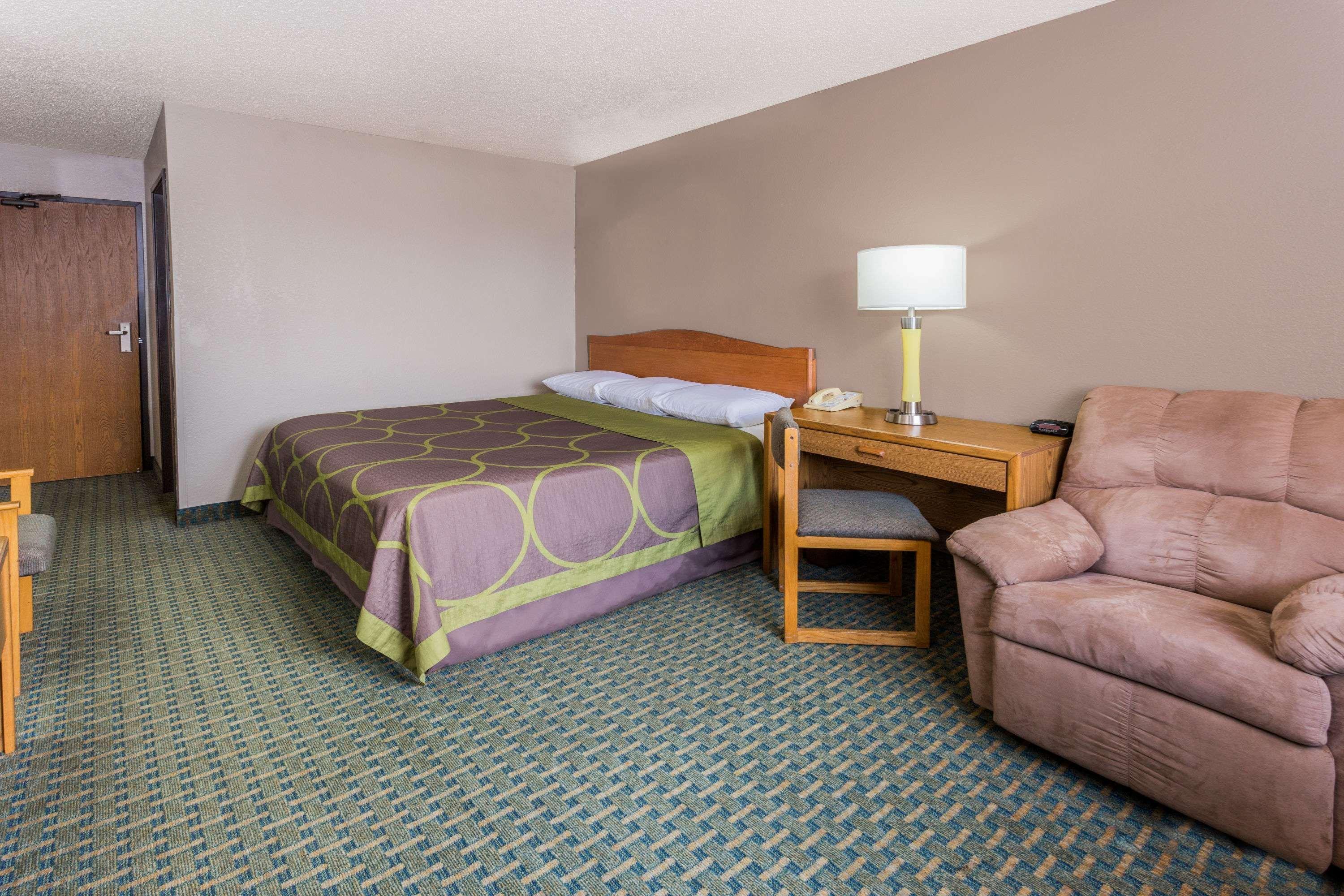 Готель Super 8 By Wyndham St. Charles Сент-Чарлз Екстер'єр фото