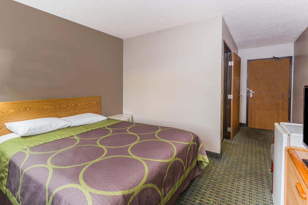 Готель Super 8 By Wyndham St. Charles Сент-Чарлз Екстер'єр фото
