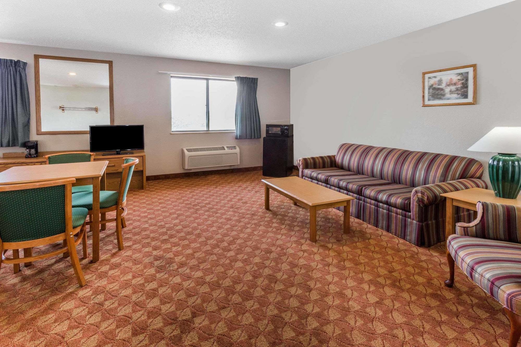 Готель Super 8 By Wyndham St. Charles Сент-Чарлз Екстер'єр фото