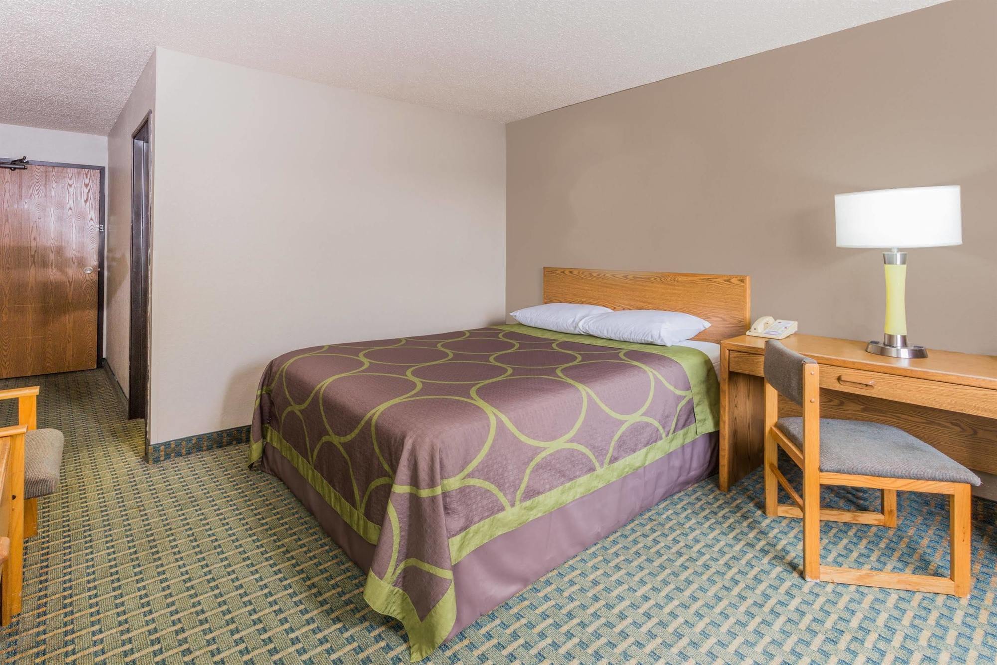 Готель Super 8 By Wyndham St. Charles Сент-Чарлз Екстер'єр фото